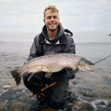 Linus Aller Steel with a sea trout 76 cm and 5500 gram.
